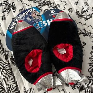 RD Kid’s Spaceship Slippers Size Small